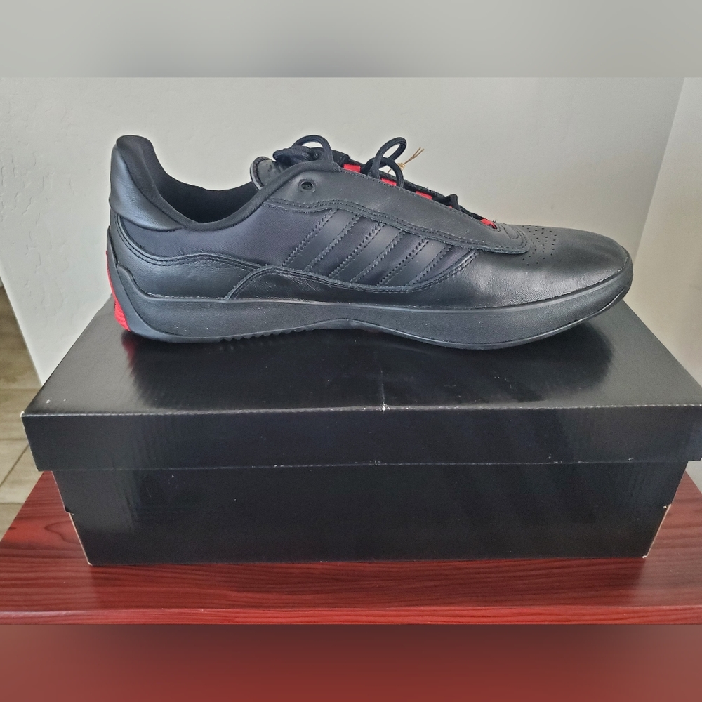 Adidas Shoe - Picture 10 of 14